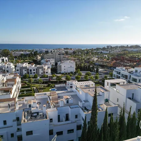 Апартаменты Vivi Homes - Sublime Close To The Beach, Garden, Pool & Hot Tub