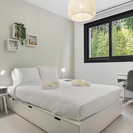 Апартаменты Vivi Homes - Sublime Close To The Beach, Garden, Pool & Hot Tub Эстепона