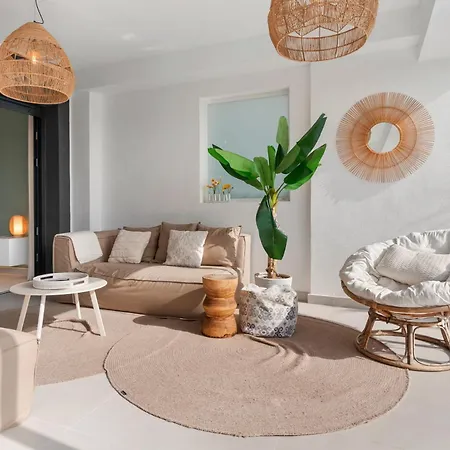 Апартаменты Vivi Homes - Sublime Close To The Beach, Garden, Pool & Hot Tub Эстепона