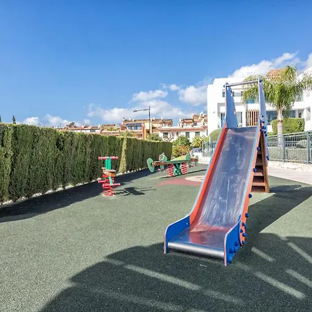 Vivi Homes - Sublime Close To The Beach, Garden, Pool & Hot Tub * Эстепона